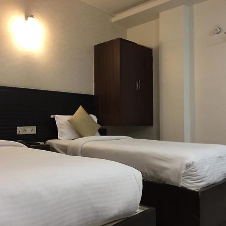 Hotel Park Plaza Varanasi Exterior photo