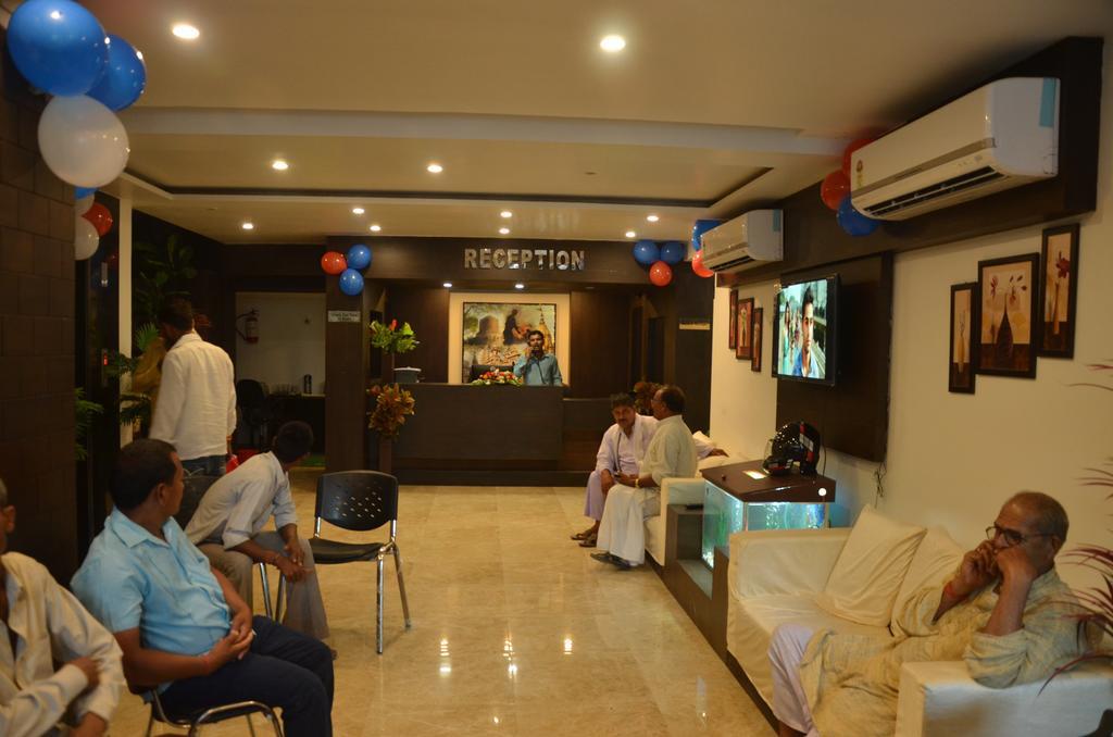 Hotel Park Plaza Varanasi Exterior photo