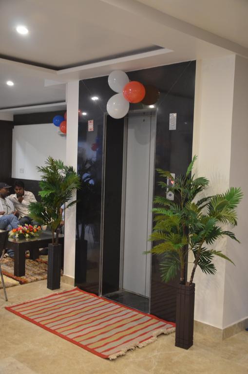 Hotel Park Plaza Varanasi Exterior photo