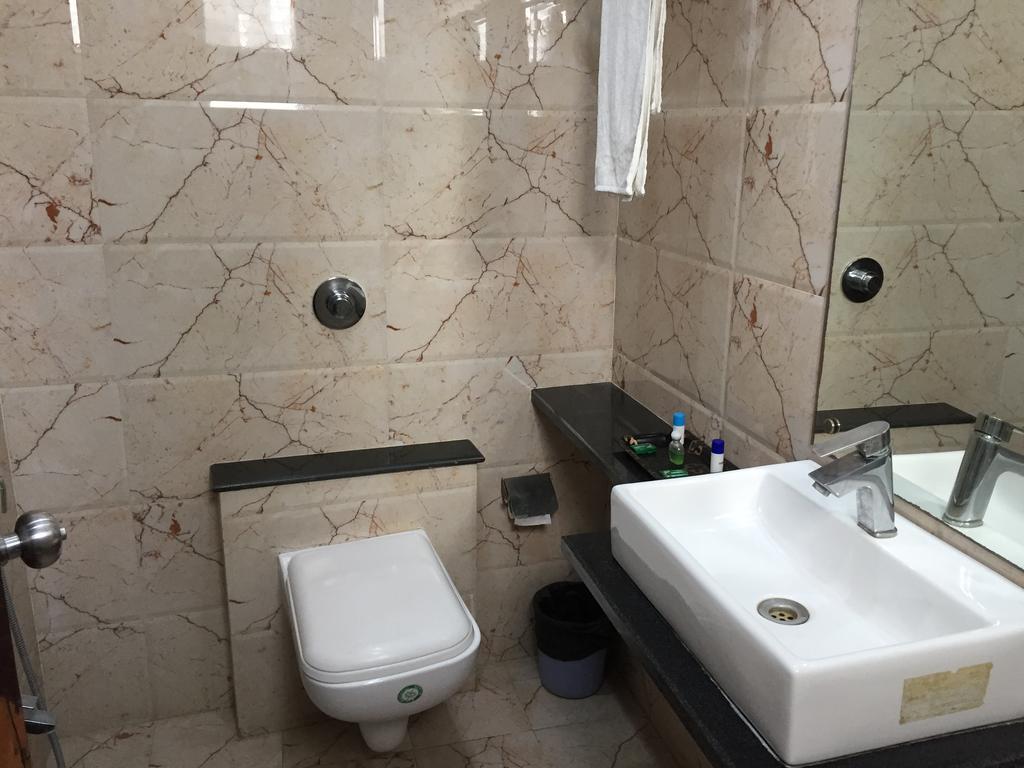 Hotel Park Plaza Varanasi Exterior photo